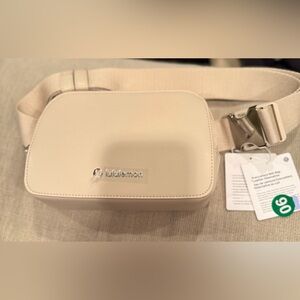 NWT Lululemon Everywhere Belt Bag Leather Alternative Cashew/Silver New